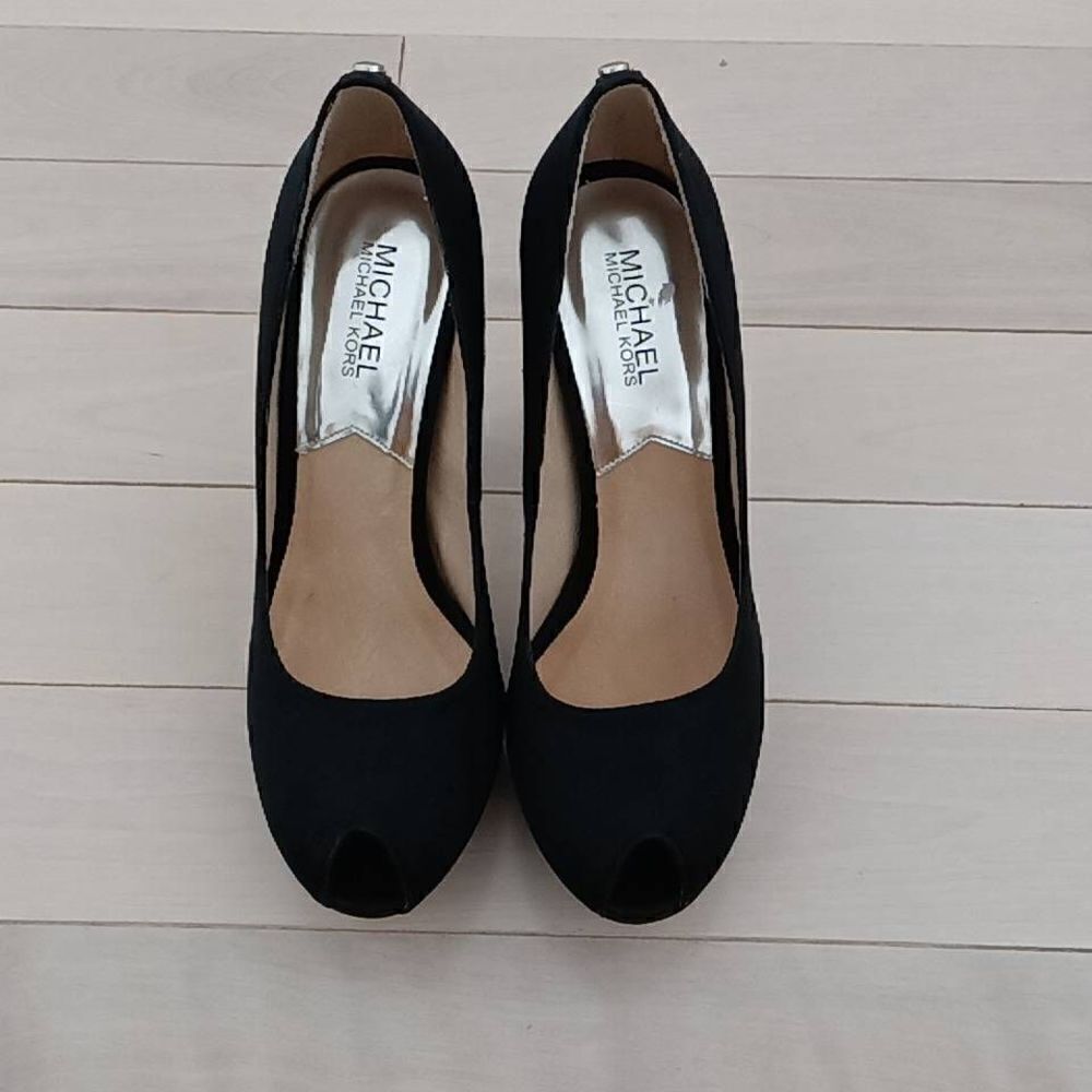MICHAEL Michael Kors Women's Nadia Rhinestone Embellished Heel Pumps Black 8M